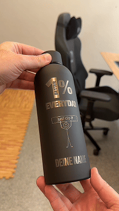 Digitale Vorschau: personalisierte Motivationsflasche mit Gravur